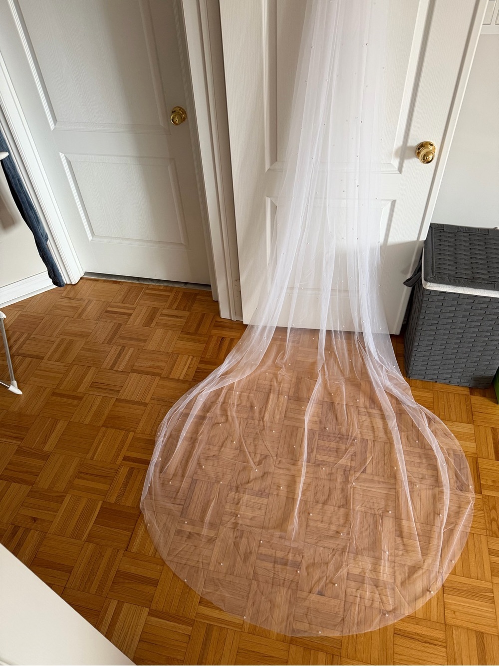 White Cathedral Pearl Wedding Veil - Picture 2 of 13